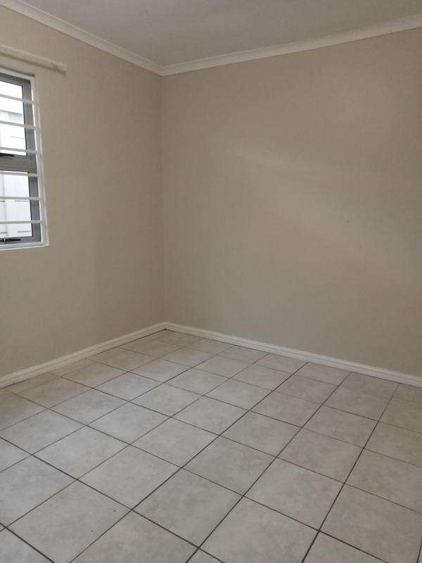 To Let 1 Bedroom Property for Rent in Brooklyn Western Cape